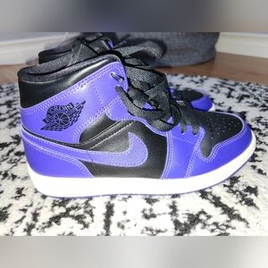 Euc Air Jordan 1 Mid Women's, purple and black,  size US 7.5